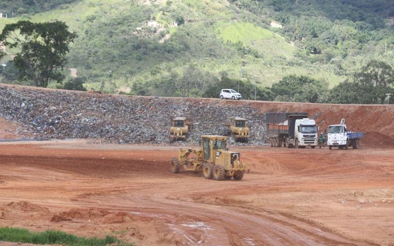 NÃO BASTA SER RECICLÁVEL: TEM QUE SER RECICLADO