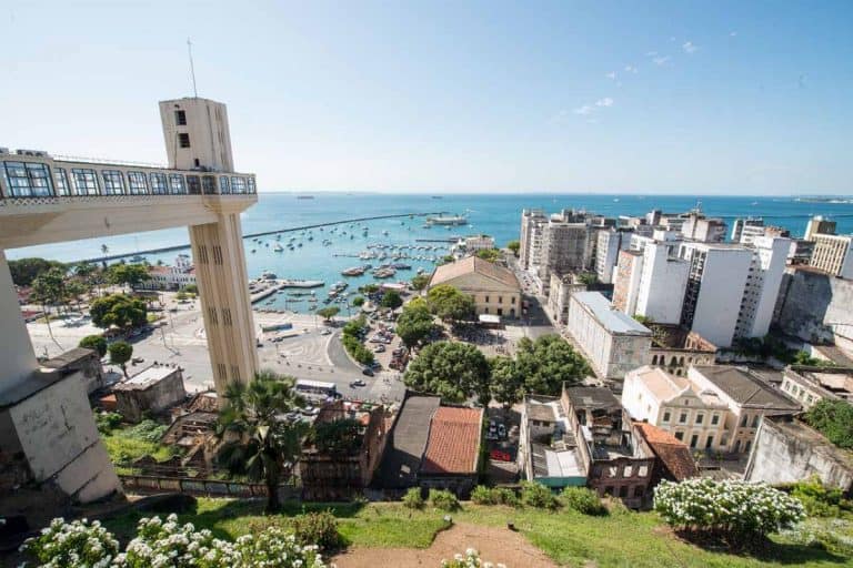 “MELHORAR A MOBILIDADE URBANA É UM DOS MAIORES DESAFIOS DE SALVADOR”, DIZ CARLOS MUNIZ NA LAVAGEM DO BONFIM