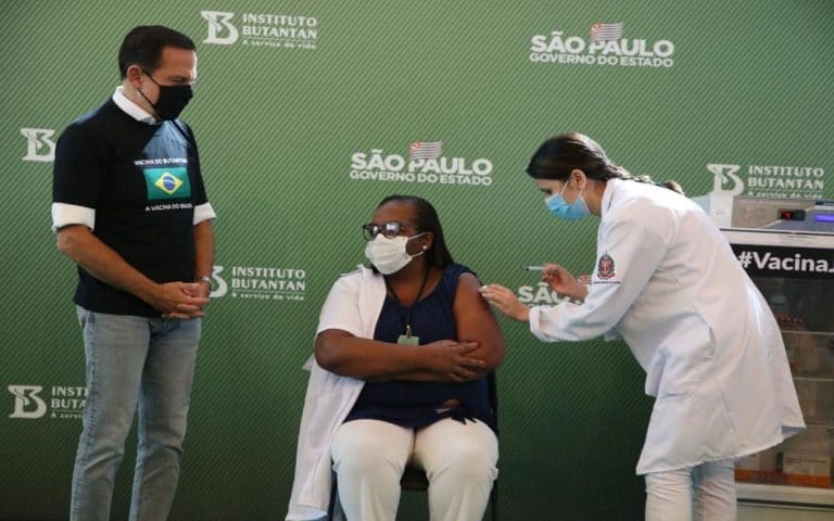 ANVISA APROVA POR UNANIMIDADE USO EMERGENCIAL DAS VACINAS