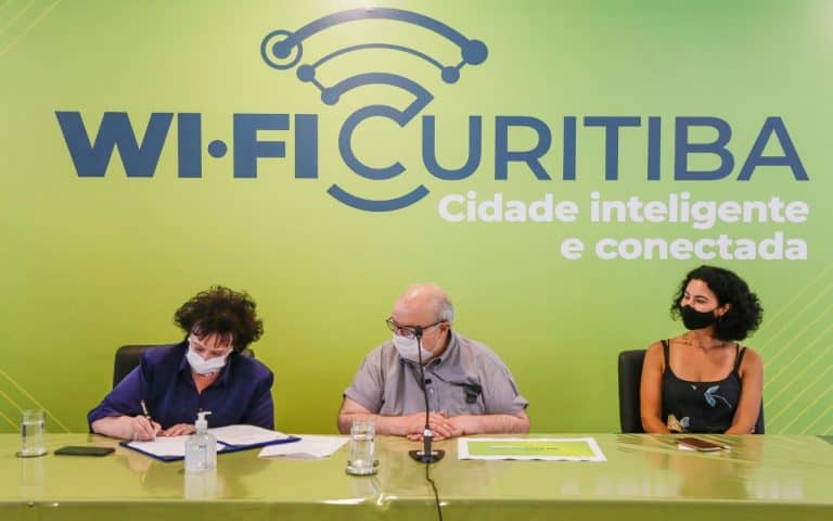 CURITIBANO TERÁ WI-FI PÚBLICO GRATUITO EM 254 LOCAIS