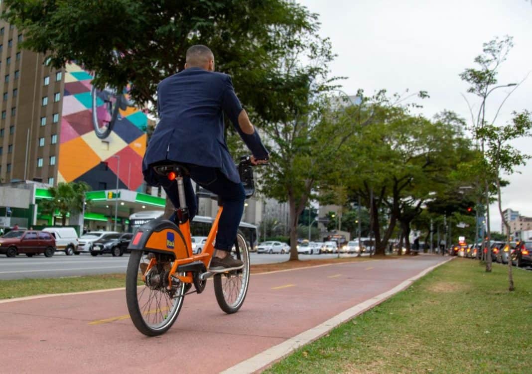 Ocyan e Aromeiazero lançam maratona criativa voltada à promoção do uso de bicicletas