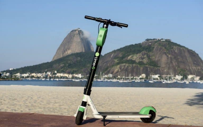 PATINETES LIME JÁ PODEM SER ALUGADOS PELO APP DA UBER NO RIO