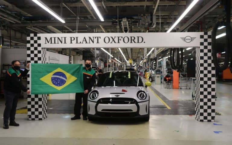 FÁBRICA DA MINI INICIA PRODUÇÃO DA VERSÃO ELÉTRICA QUE SERÁ VENDIDA NO BRASIL