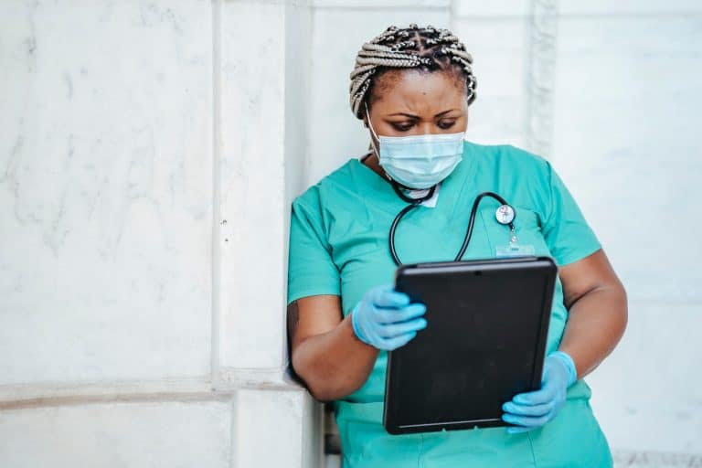 APRENDIZADOS DA PANDEMIA: DECIDIR COM BASE EM EVIDÊNCIAS