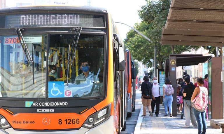 CONFIRA TRÊS DICAS PARA TORNAR A EXPERIÊNCIA COM TRANSPORTE PÚBLICO MAIS POSITIVA