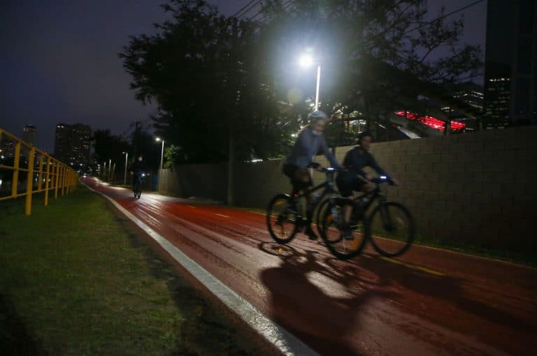 GOVERNO DE SP E ENEL INSTALAM ILUMINAÇÃO INTELIGENTE NA CICLOVIA NOVO RIO PINHEIROS