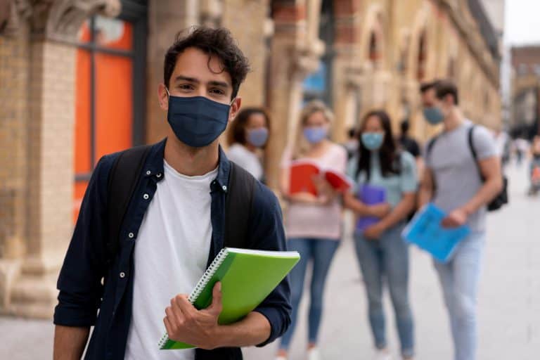 CIDADES INTELIGENTES: O PAPEL DA INICIATIVA PRIVADA E DAS UNIVERSIDADES