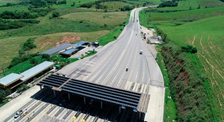 ARTERIS E ENEL X CONCLUEM INSTALAÇÃO DE USINA DE ENERGIA SOLAR EM PRAÇA DE PEDÁGIO DA BR-101/RJ