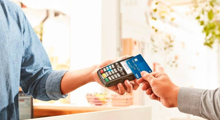 PARA CADA 4 TRANSAÇÕES PRESENCIAIS VISA, 1 É POR APROXIMAÇÃO NA AMÉRICA LATINA E CARIBE