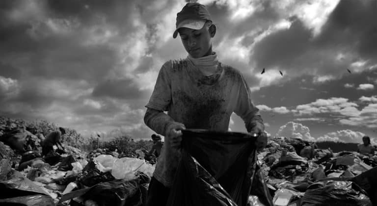 FECHAMENTO DOS LIXÕES E OS DESAFIOS NA POLÍTICA NACIONAL DE RESÍDUOS SÓLIDOS NA ÚLTIMA DÉCADA