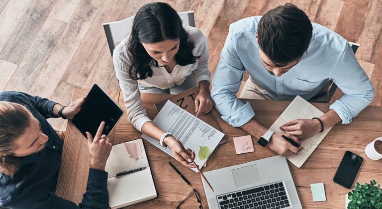 LINGUAGEM SIMPLES PARA REDUZIR DESIGUALDADES