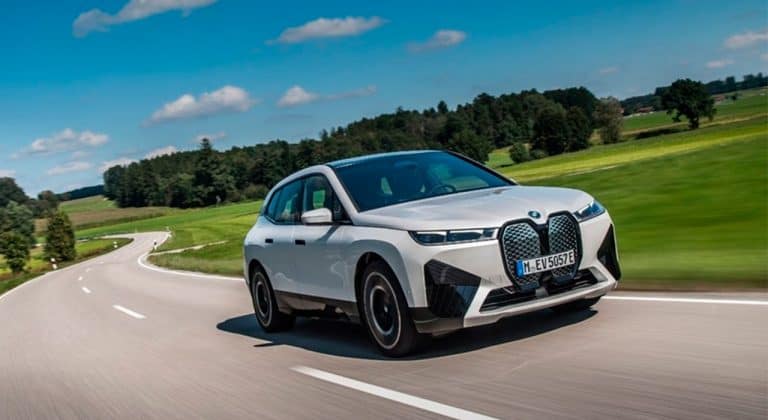 PRIMEIRO CARRO INTELIGENTE, O ELÉTRICO BMW IX JÁ ESTÁ EM PRÉ-VENDA COM AUTONOMIA DE ATÉ 630KM