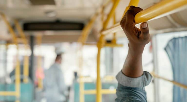 TRANSPORTE PÚBLICO COLETIVO DE PASSAGEIROS: É POSSÍVEL SE PENSAR EM SOLUÇÕES NO AGORA?