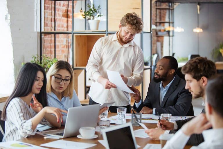 WALK YOUR TALK DA INOVAÇÃO: ESTRATÉGIAS DE GARANTIA DA LÓGICA INOVATIVA NO MODELO DE NEGÓCIO