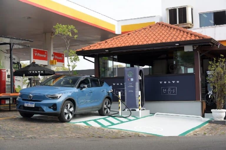 BUSCA POR PONTO DE RECARGA DE CARROS ELÉTRICOS NO BRASIL DOBRA EM 1 ANO