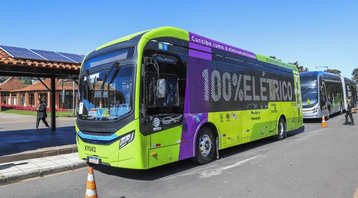 Primeiros ônibus elétricos de Curitiba devem começar a rodar até junho de 2024