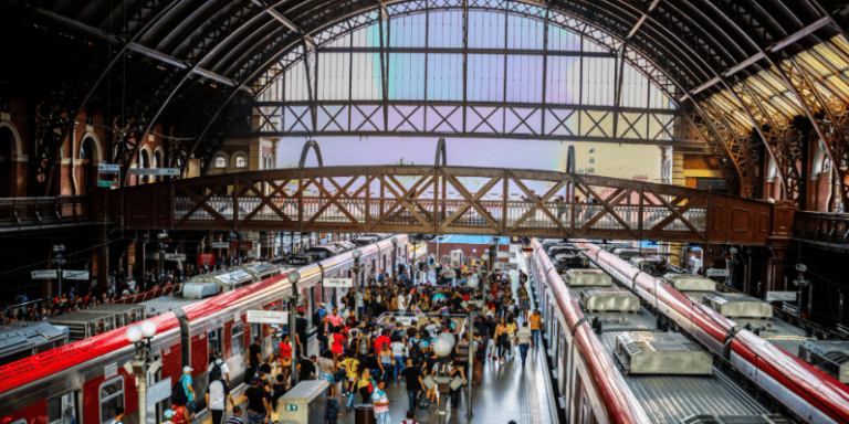 TRANSPORTE DE PASSAGEIROS SOBRE TRILHOS: TECNOLOGIA A FAVOR DA SEGURANÇA