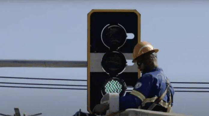 Novos semáforos inteligentes serão instalados em SP; veja como funcionam