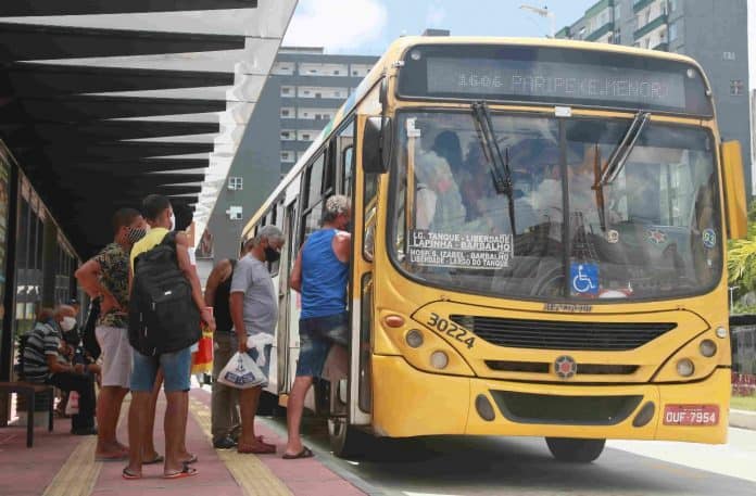 Mobilidade gratuita para idosos em 2024: liberdade e participação ativa