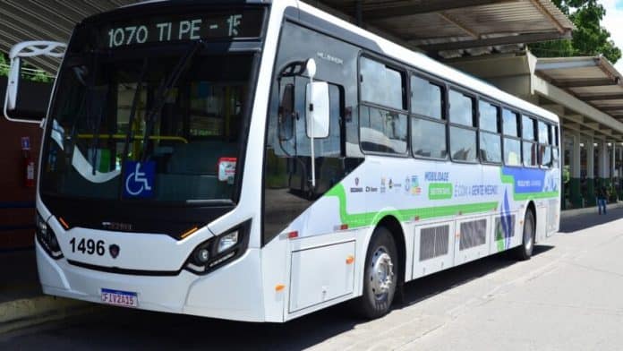 Governo de Pernambuco testa ônibus movido a gás natural