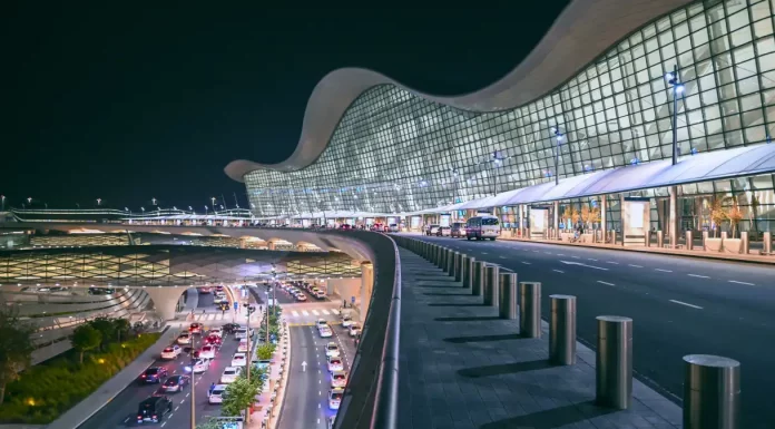 Aeroporto de Abu Dhabi aplica medidas para se tornar 1º do mundo totalmente digital AlxeyPnferov/iStock Editorial / Getty Images Plus