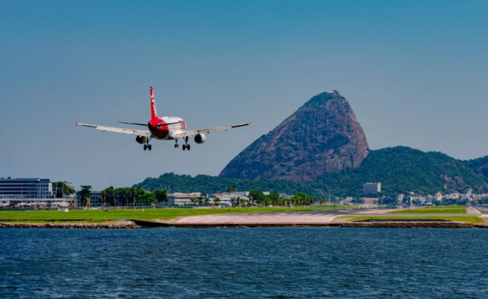 ‘Com o SAF, podemos reduzir as emissões da aviação em quase 62% até 2050’, afirma executivo da IATA