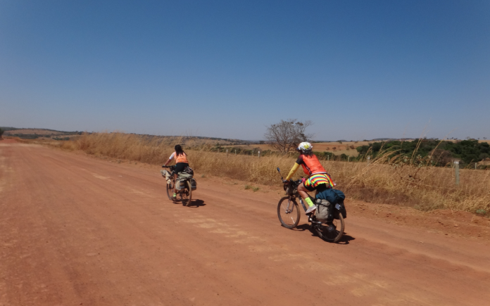 Menos carbono, mais aventura: por que escolher a bicicleta para viajar pelo mundo