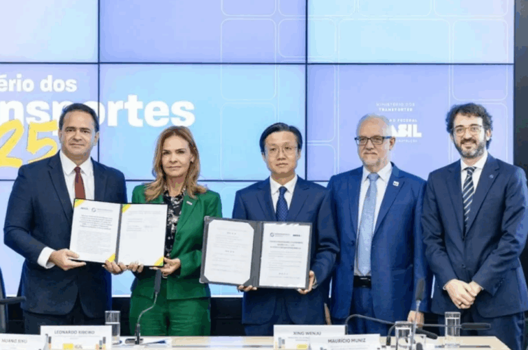 Ferrovia Bioceânica: ministério assina acordo com China para iniciar estudos de ligação com Peru