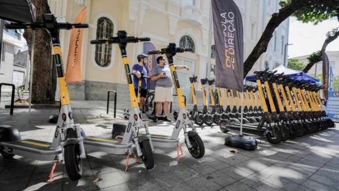 Recife lança sistema de patinetes elétricos compartilhados e amplia mobilidade urbana